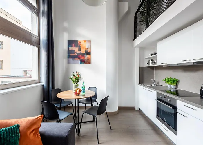 Spacious Loft-aparts On Karlin Lägenhet *