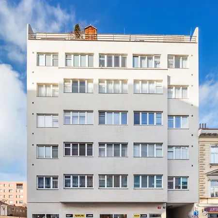 Daire Spacious Loft-aparts On Karlin