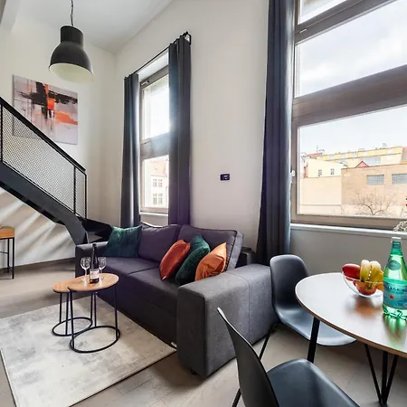 Apartamento Spacious Loft-aparts On Karlin Praga
