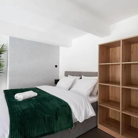 Spacious Loft-aparts On Karlin Apartamento *