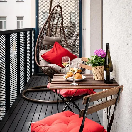 Spacious Loft-aparts On Karlin